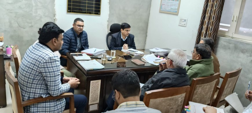 सरकारी योजनाओं का अधिकारी निश्चित समय अवधि में करें क्रियान्वयन: सीईओ नरेन्द्र पाल मलिक