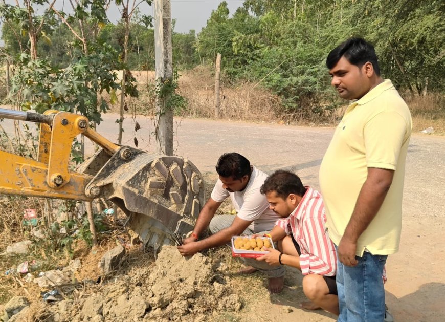 * जैसे अलीगढ़ में सास अपने होने वाले दामाद के साथ भागी थी ठीक उसी तरह का एक मामला यूपी