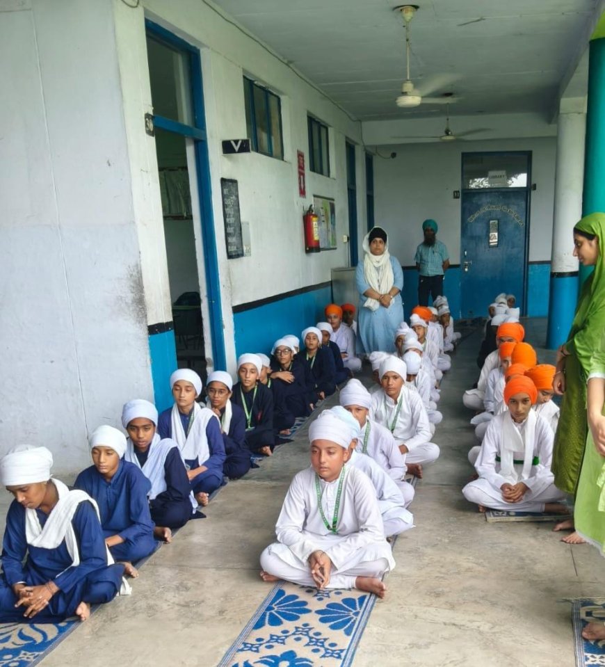 शहीदों की बदौलत ही हम खुली हवा में सांस ले रहे हैं।
