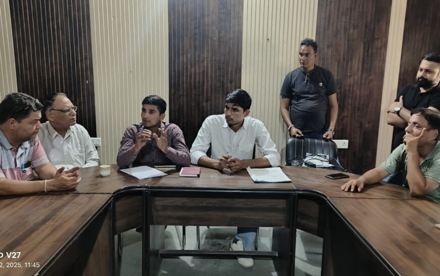 अतिक्रमण हटाओ अभियान को लेकर नपा प्रशाशन से मिले दुकानदार