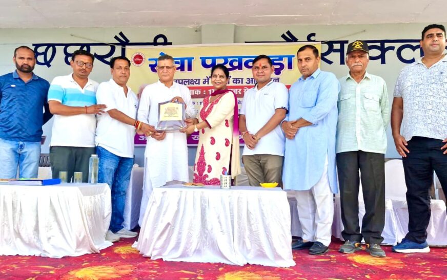 सेवा पखवाड़ा : एसएचओ ढांड व एसएचओ सीवन ने महिलाओं व छात्राओं को किया जागरूक।