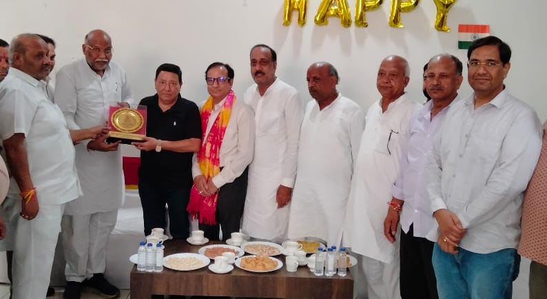 गंगा रियलिटी ग्रुप गुरुग्राम के डायरेक्टर गर्ग बदर्स व डायरेक्टर प्रवीण गर्ग ने किया रतिया क्षेत्र के अनेक प्रतिष्ठानों का निरीक्षण l