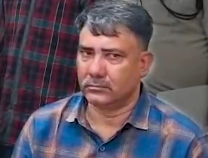 एनकाउंटर की धमकी दी