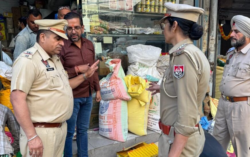 लुधियाना पुलिस और नगर निगम ने शहर में अवैध अतिक्रमण हटाने के लिए व्यापक अभियान शुरू किया