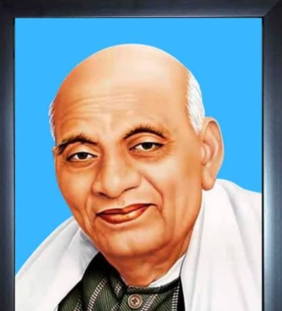 वह मस्जिद से बाहर निकला था और सरदार पटेल पर हमला किया था।