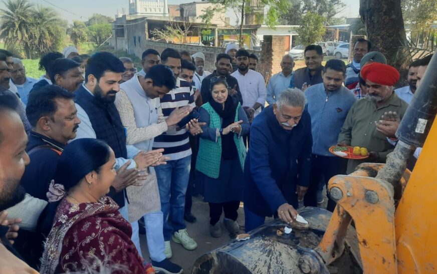 विधायक शक्ति रानी शर्मा ने ब्लॉक रायपुर रानी में लगभग 3 करोड़ की विकास परियोजनाओं का शिलान्यास किया