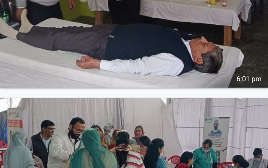 गांव पालसर के बाबा चांदीराम धाम में फ्री स्वास्थ्य जांच कैंप व रक्तदान शिविर आयोजित