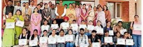 जिला स्तरीय स्लोगन राइटिंग में सलोनी, परमजीत कौर और नरगिस रही विजयी