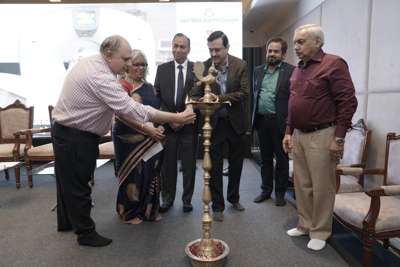 सतत चिकित्सा शिक्षा (कंटीन्यूइंग मेडिकल एजुकेशन-सीएमई) कार्यक्रम आयोजित किया